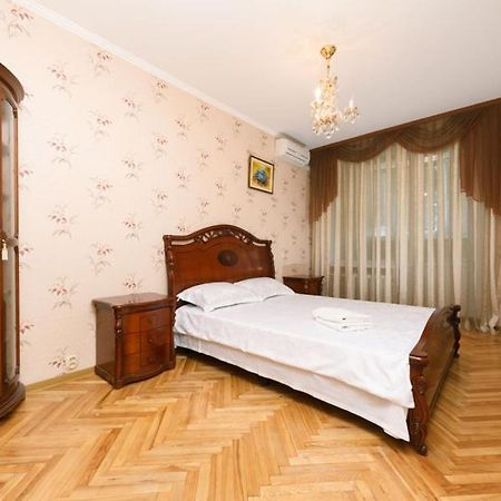 Apartment On Volodymirska 73 Street Kiev Eksteriør billede